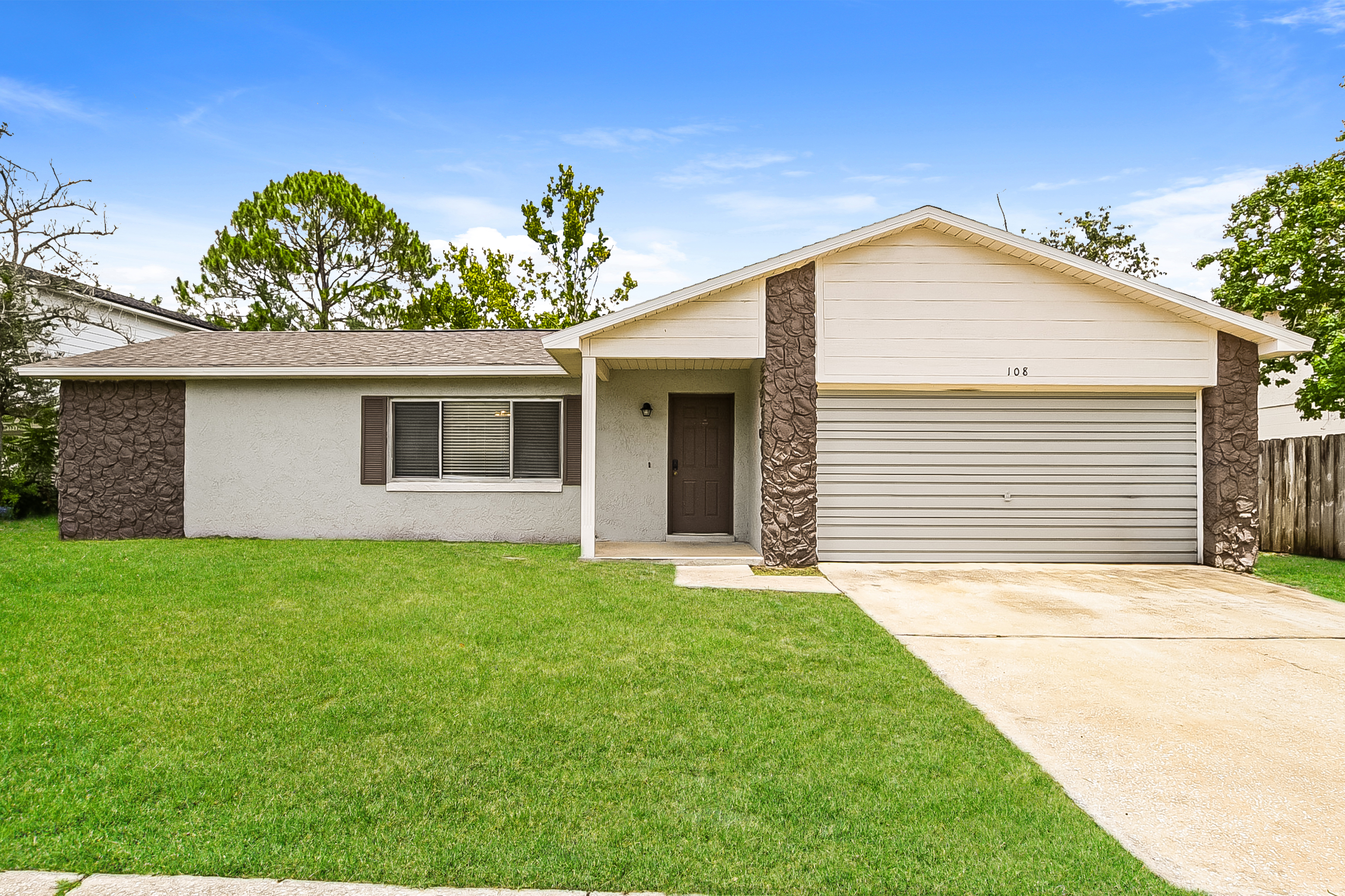 108 Woodfield Ct Sanford, FL 32773